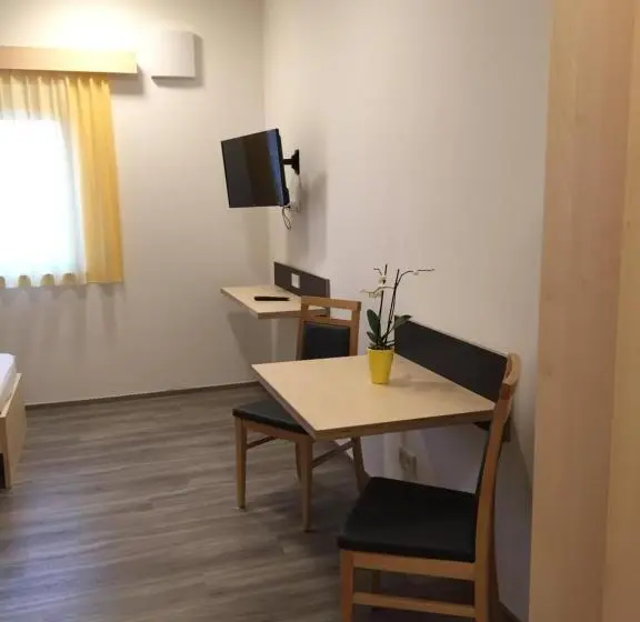 スタンダードシングルルーム, Pension Robi