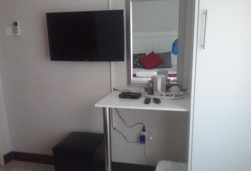 اتاق استاندارد با سرویس بهداشتی مشترک, The Star B&b