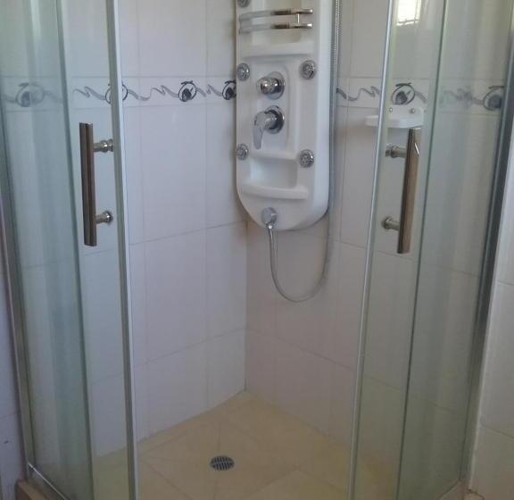 اتاق استاندارد با سرویس بهداشتی مشترک, The Star B&b