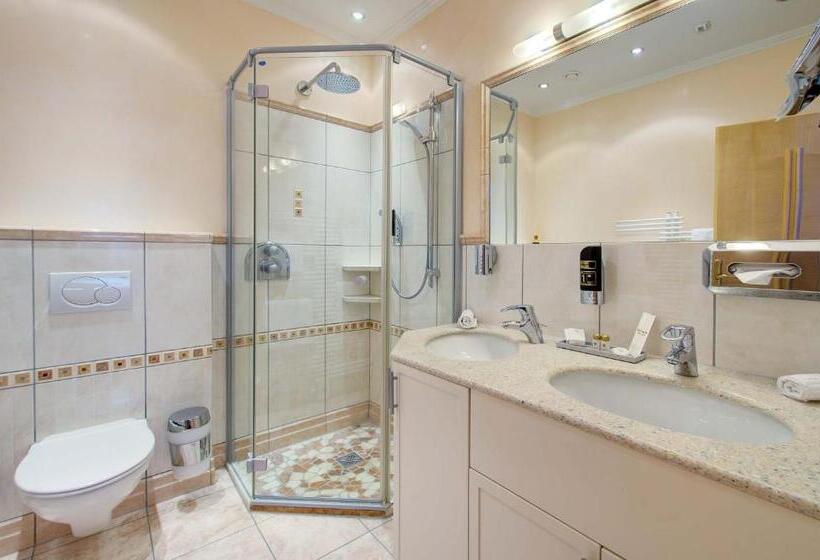 غرفة ديلوكس ثلاثية, Alpinstyle Hotel Ischgl