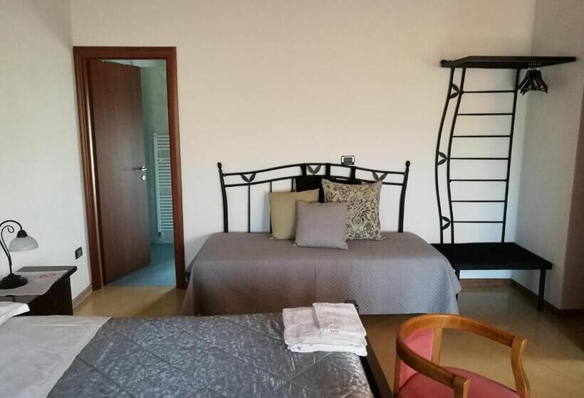 Négyágyas Standard Szoba, B&b L Upupa