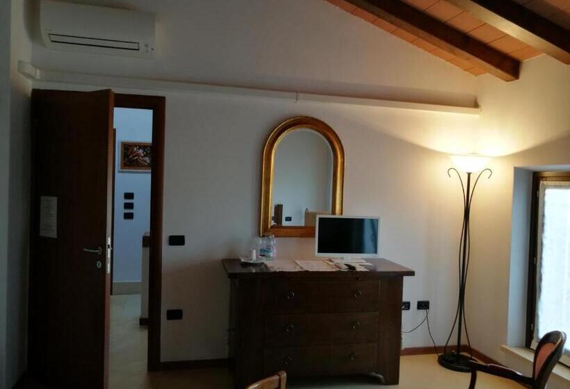 Négyágyas Standard Szoba, B&b L Upupa