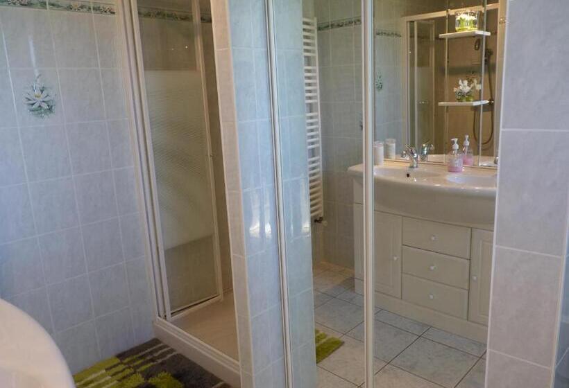 חדר סטנדרט נוף לגינה, B&b La Rive   Le Mont Saint Michel