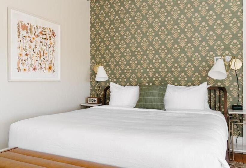 キングサイズベッドのスーペリアルーム, The Norumbega Inn