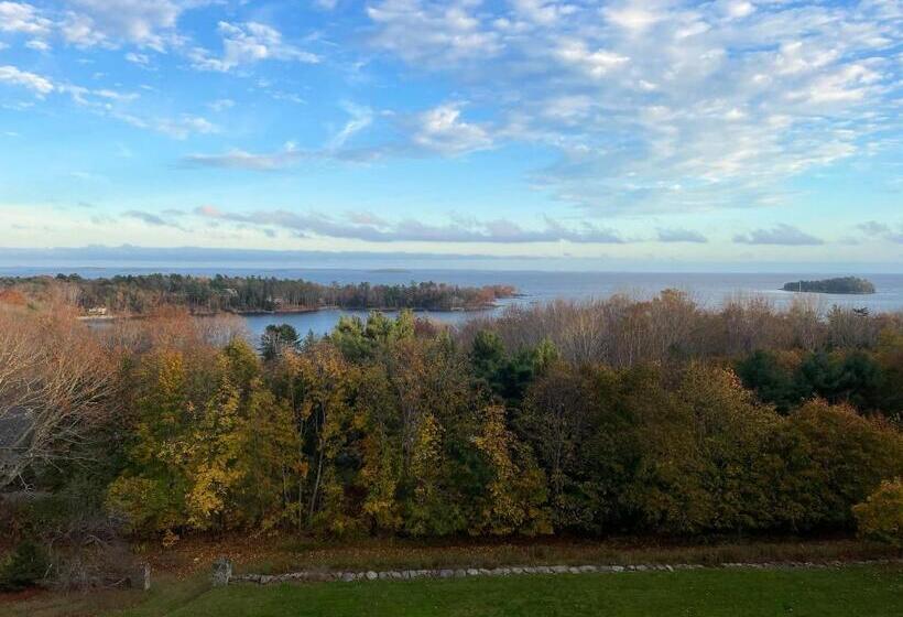 オーシャンビュースーペリアースイート, The Norumbega Inn