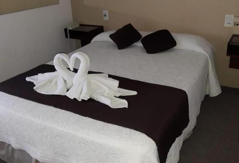 스탠다드 트리플 룸, Alfil