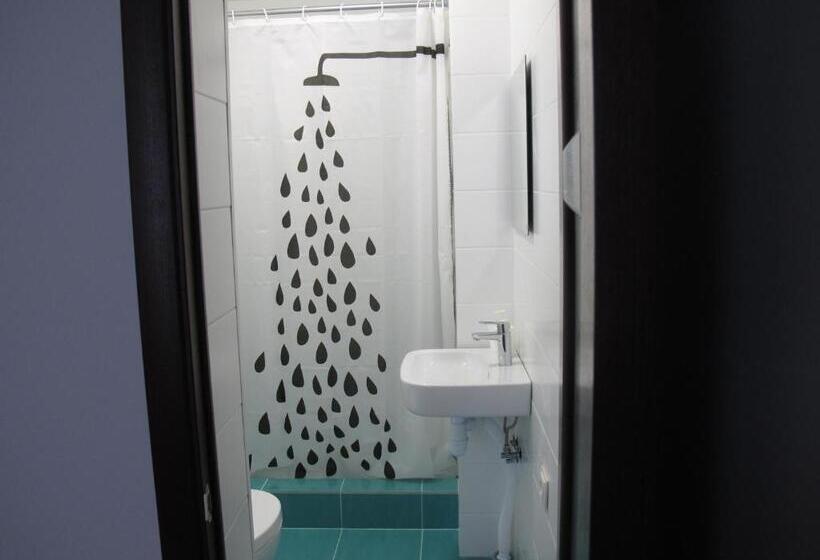 اتاق استاندارد با بالکن, Dolyna Gir