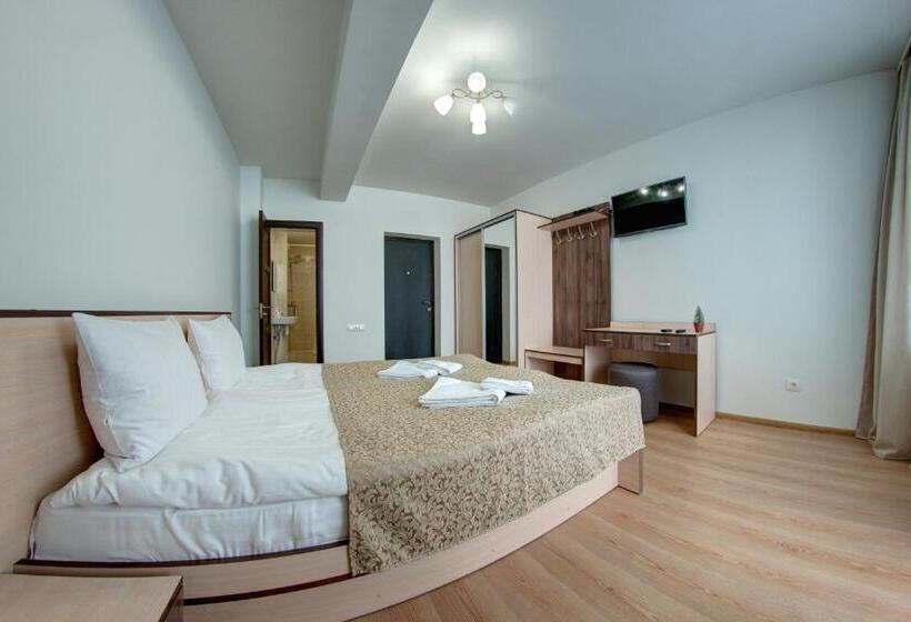 Quarto Estandar com Sacada, Dolyna Gir