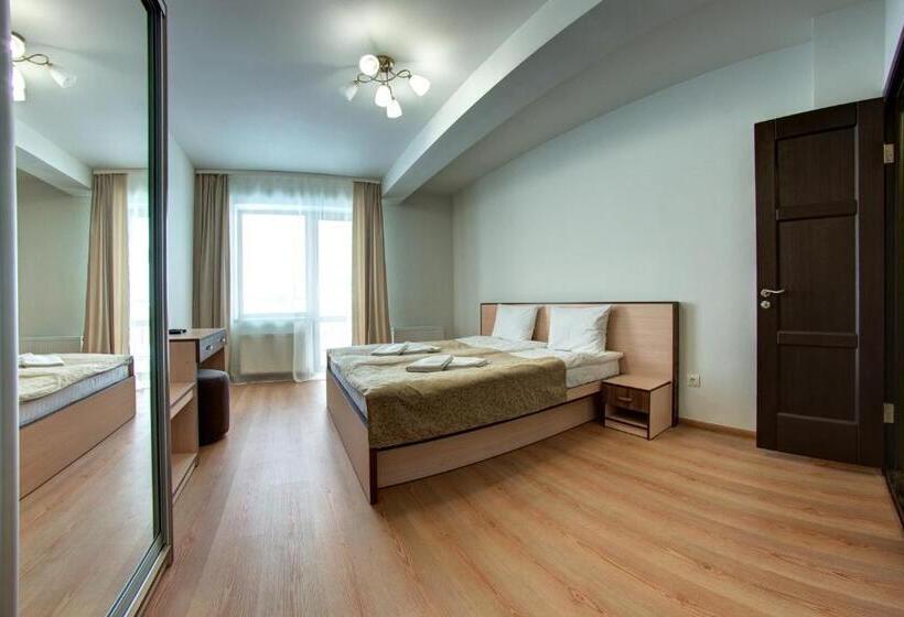 Quarto Estandar com Sacada, Dolyna Gir