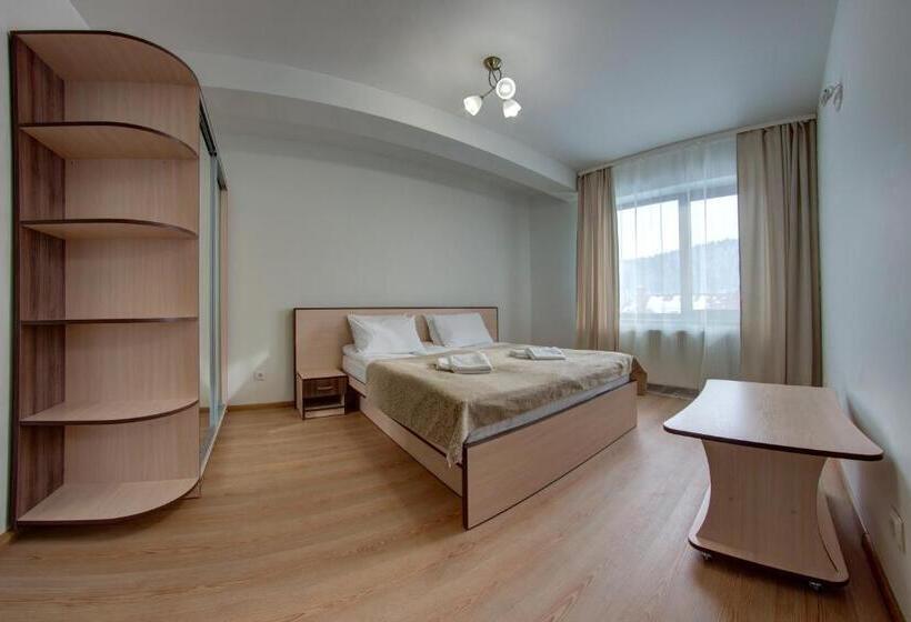 اتاق خانوادگی, Dolyna Gir