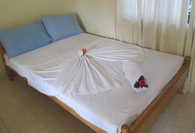 חדר משפחתי, Platinum Resort