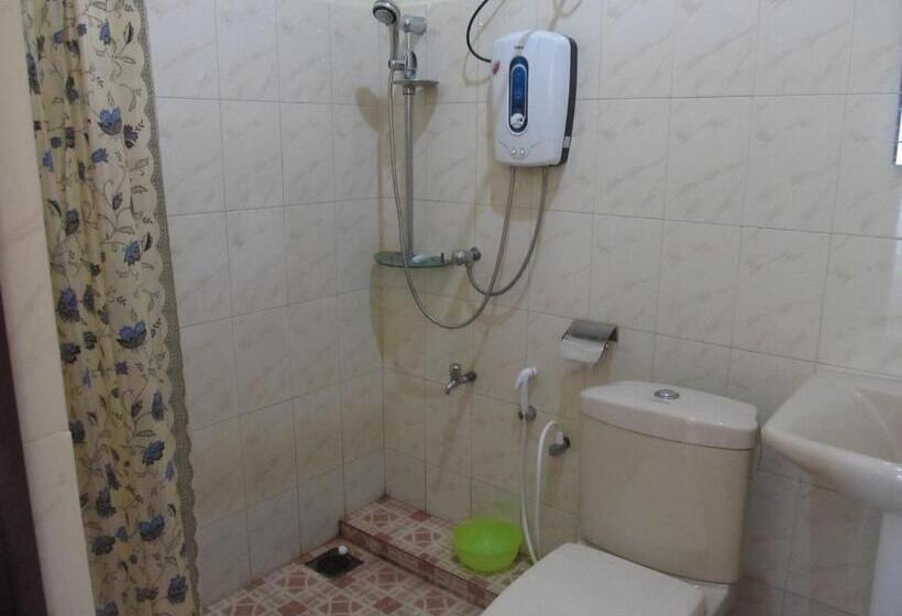 חדר משפחתי, Platinum Resort