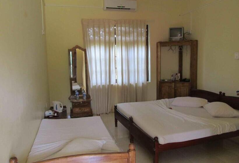 Номер Стандарт Трехместный, Platinum Resort