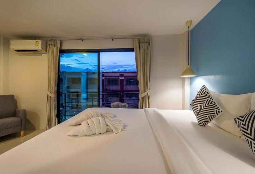 اتاق لوکس با تخت بزرگ, Tiya House Rooms & Cafe