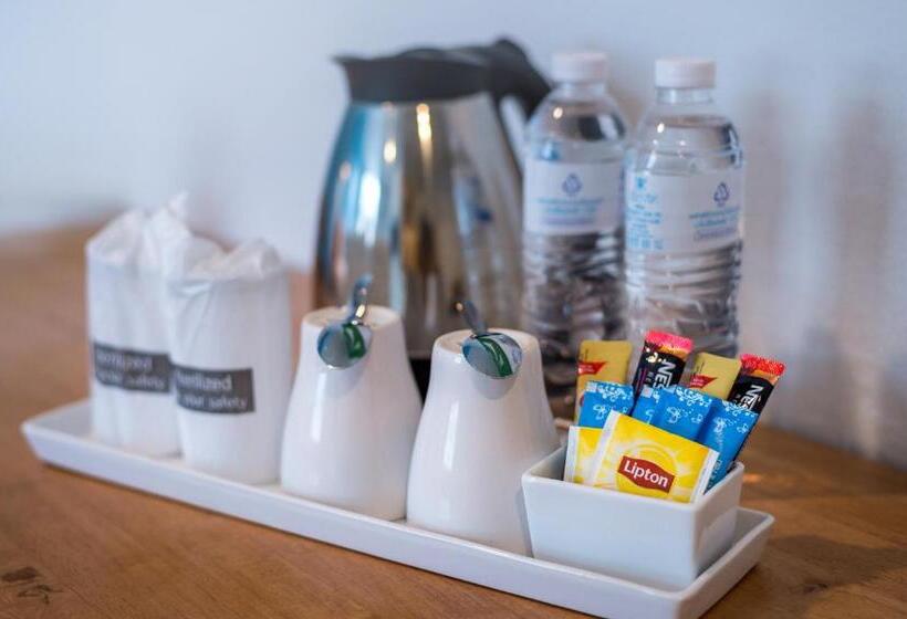 اتاق سوپریور با تخت بزرگ, Tiya House Rooms & Cafe