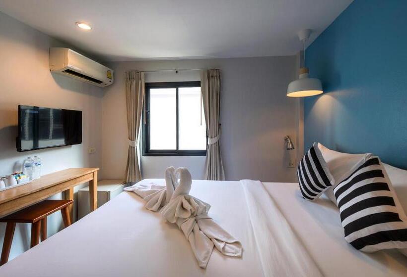 اتاق سوپریور با تخت بزرگ, Tiya House Rooms & Cafe