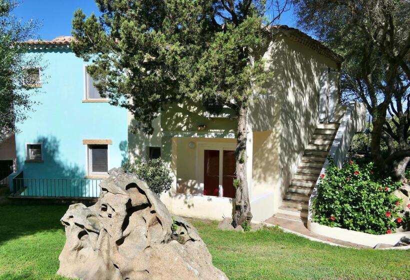 آپارتمان 1 خوابه, Isa Residence With Swimming Pool In Porto Rotondo At Only 500 M From The Beach