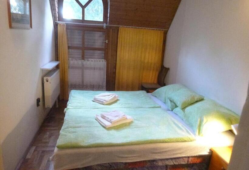 Standard-huone Jaettu Kylpyhuone, Oleander B&b