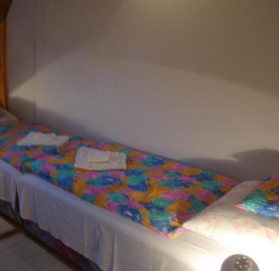 Standard-huone Jaettu Kylpyhuone, Oleander B&b