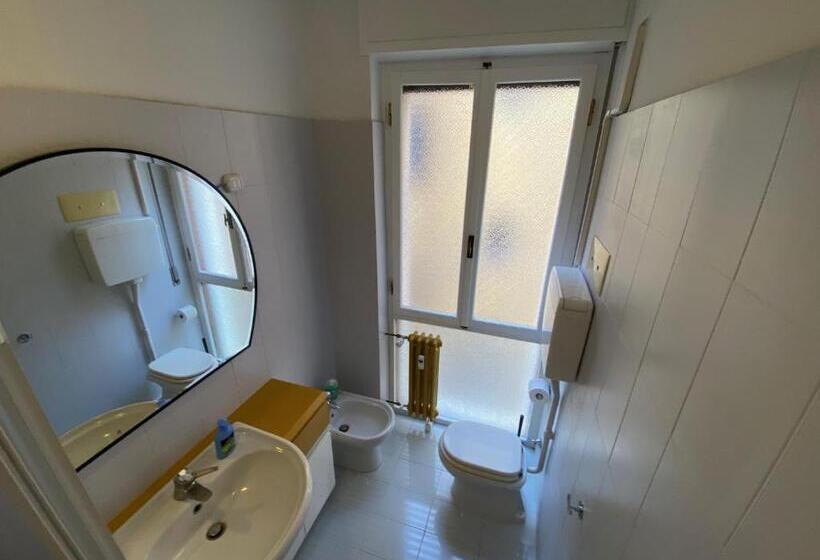 Pokój Standard Wspólna Łazienka, All Arena