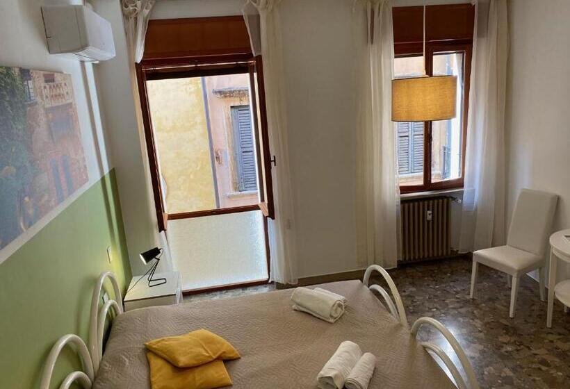 Pokój Standard Wspólna Łazienka, All Arena