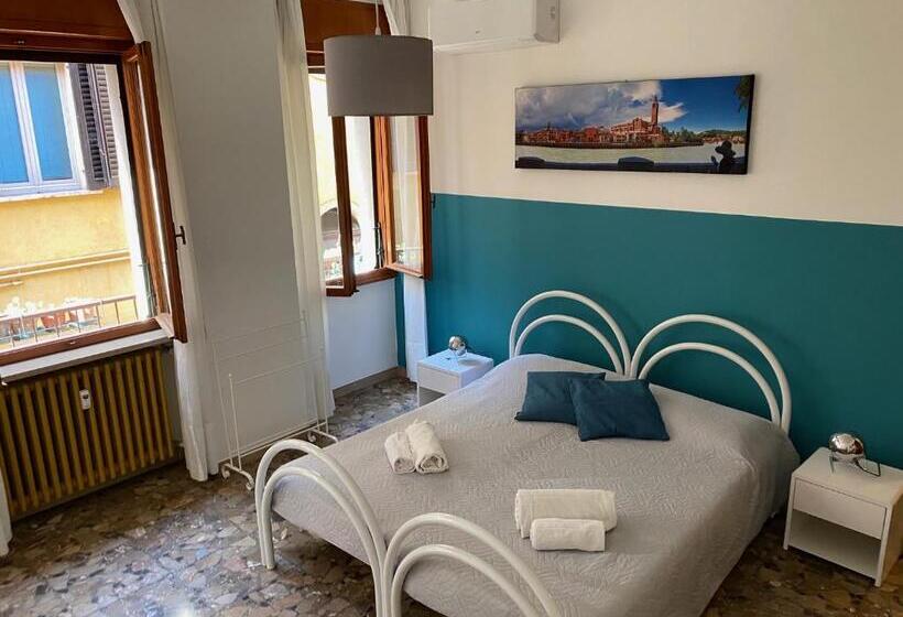 Pokój Trzyosobowy Standard Wspólna Łazienka, All Arena