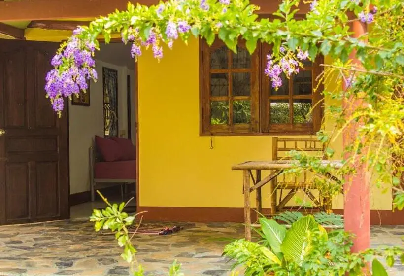 スーペリアーバンガロー, Ban Sabai Sabai Guest House