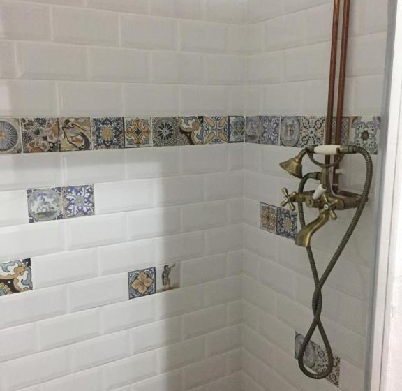 خانه 1 خوابه, Casa Bunicilor