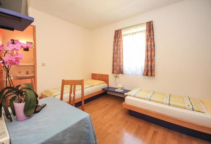 标准间, Gasthof Iris