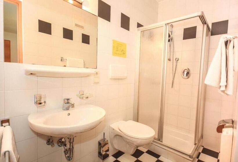 带阳台的三人标准间, Gasthof Iris