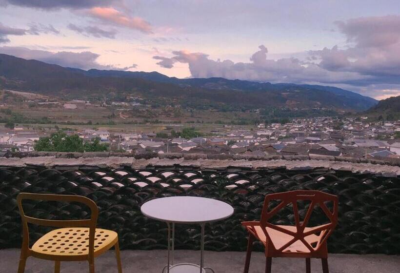 带阳台套房, Up Air Guest House