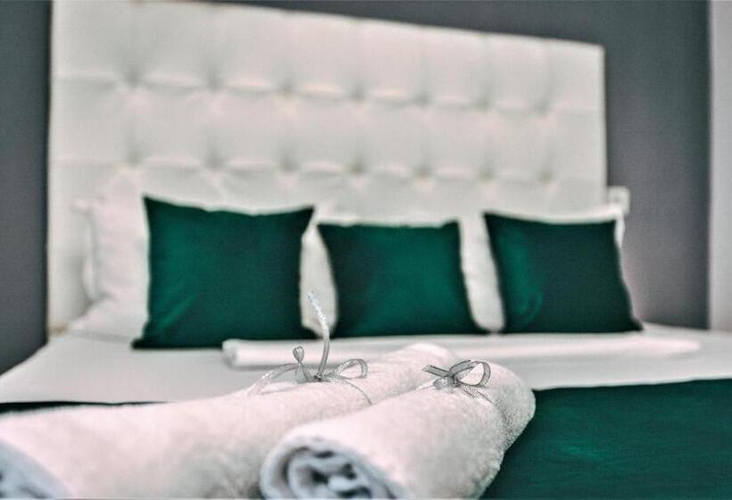 اتاق استاندارد با چشمانداز کوهستان, Pensiunea Adriana Straja