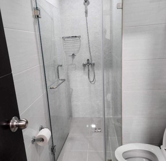 Standard Studio, 101 Newport Blvd East Wing Condotel Airport T3 Manila