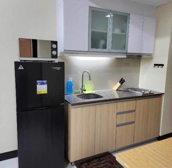 استودیوی استاندارد, 101 Newport Blvd East Wing Condotel Airport T3 Manila