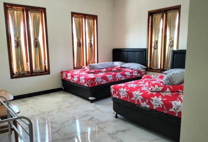Номер Стандарт Трехместный, Bromo Seruni Astungkara Homestay