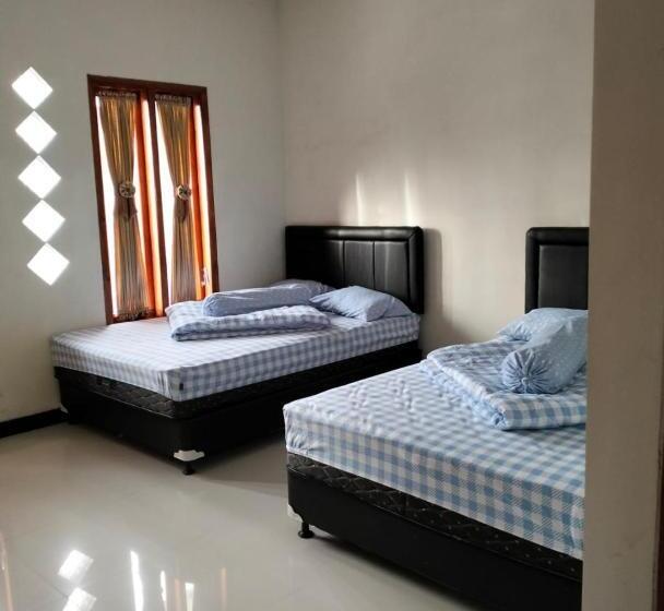 スタンダードトリプルルーム, Bromo Seruni Astungkara Homestay