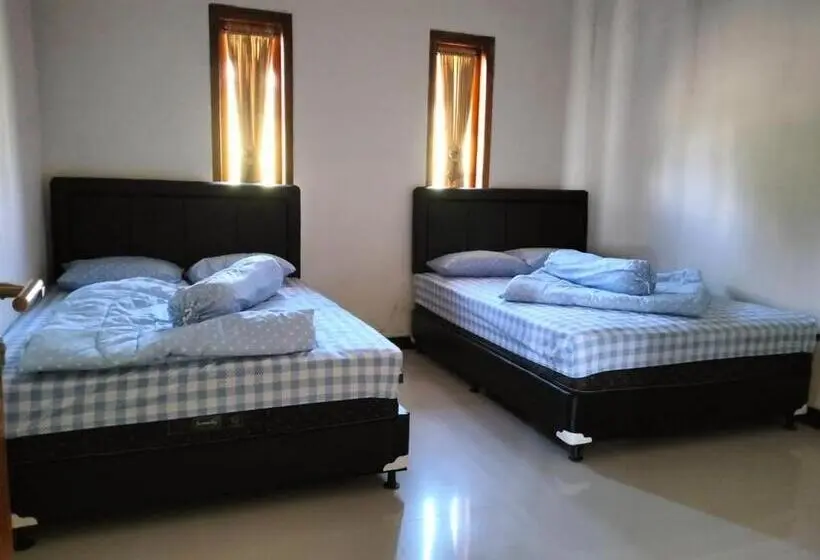 Standard Neljän Hengen Huone, Bromo Seruni Astungkara Homestay