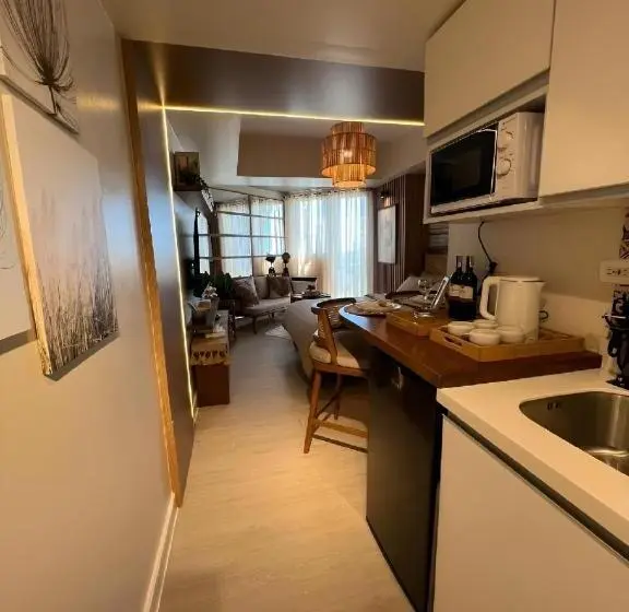 スーペリアスタジオ, Suēlo At Azure North Pampanga