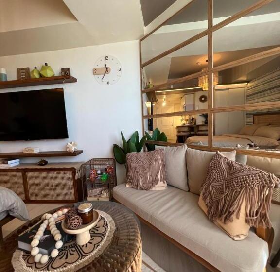 استودیوی سوپریور, Suēlo At Azure North Pampanga