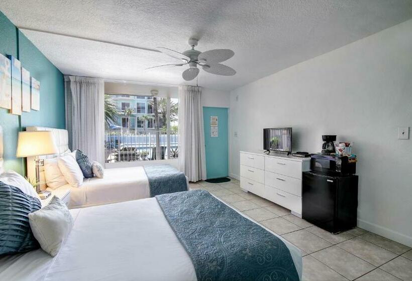 غرفه قياسيه سريرين مزدوجين, Castle By The Sea Motel