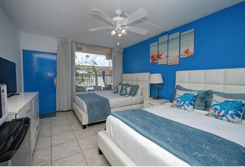 غرفه قياسيه سريرين مزدوجين, Castle By The Sea Motel