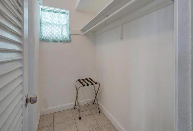 غرفة قياسية سرير كينج, Castle By The Sea Motel