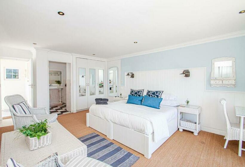 غرفة ديلوكس سرير كينج, A Boat House