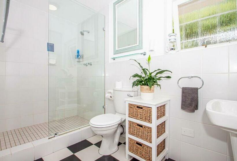 غرفة قياسية مطلّة علي البحر, A Boat House