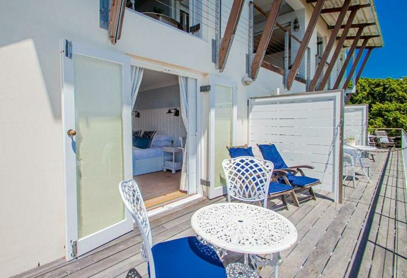 غرفة ديلوكس سرير كينج, A Boat House