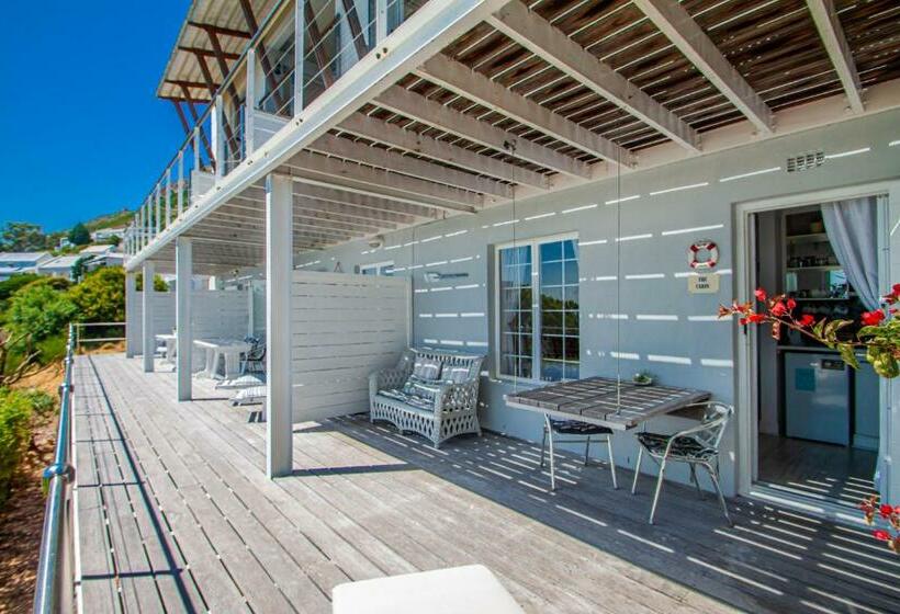 غرفة قياسية مطلّة علي البحر, A Boat House