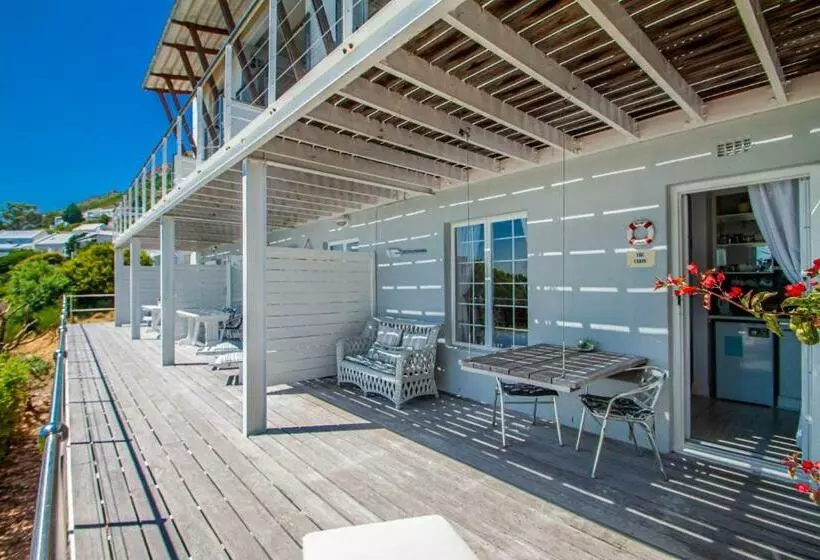 オーシャンビュースタンダードルーム, A Boat House
