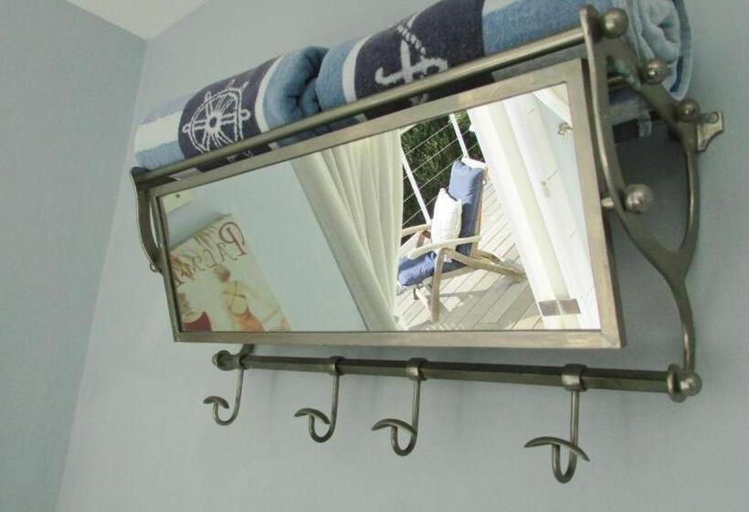 غرفة قياسية سرير كينج, A Boat House