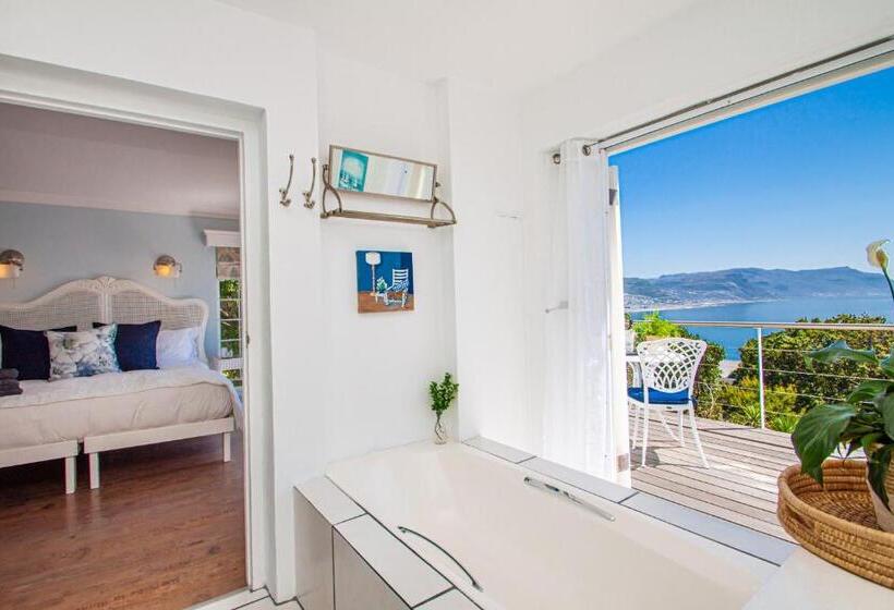 غرفة قياسية سرير كينج, A Boat House