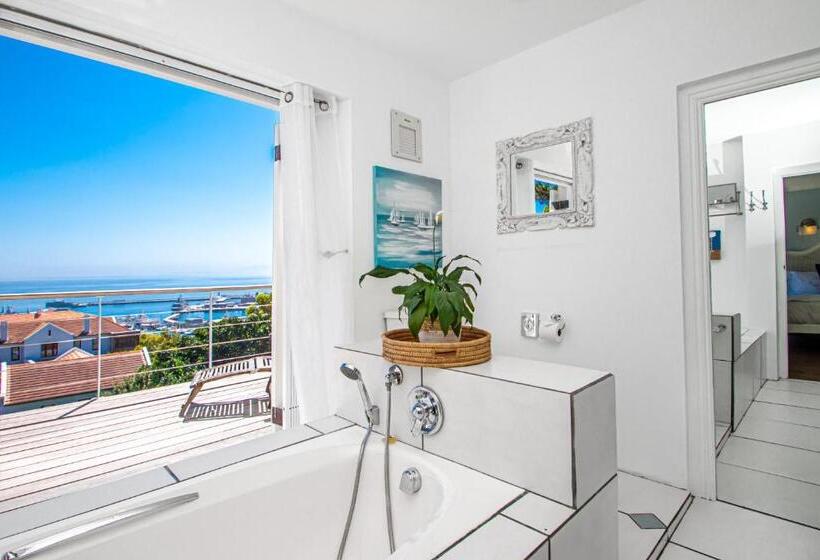 غرفة قياسية سرير كينج, A Boat House